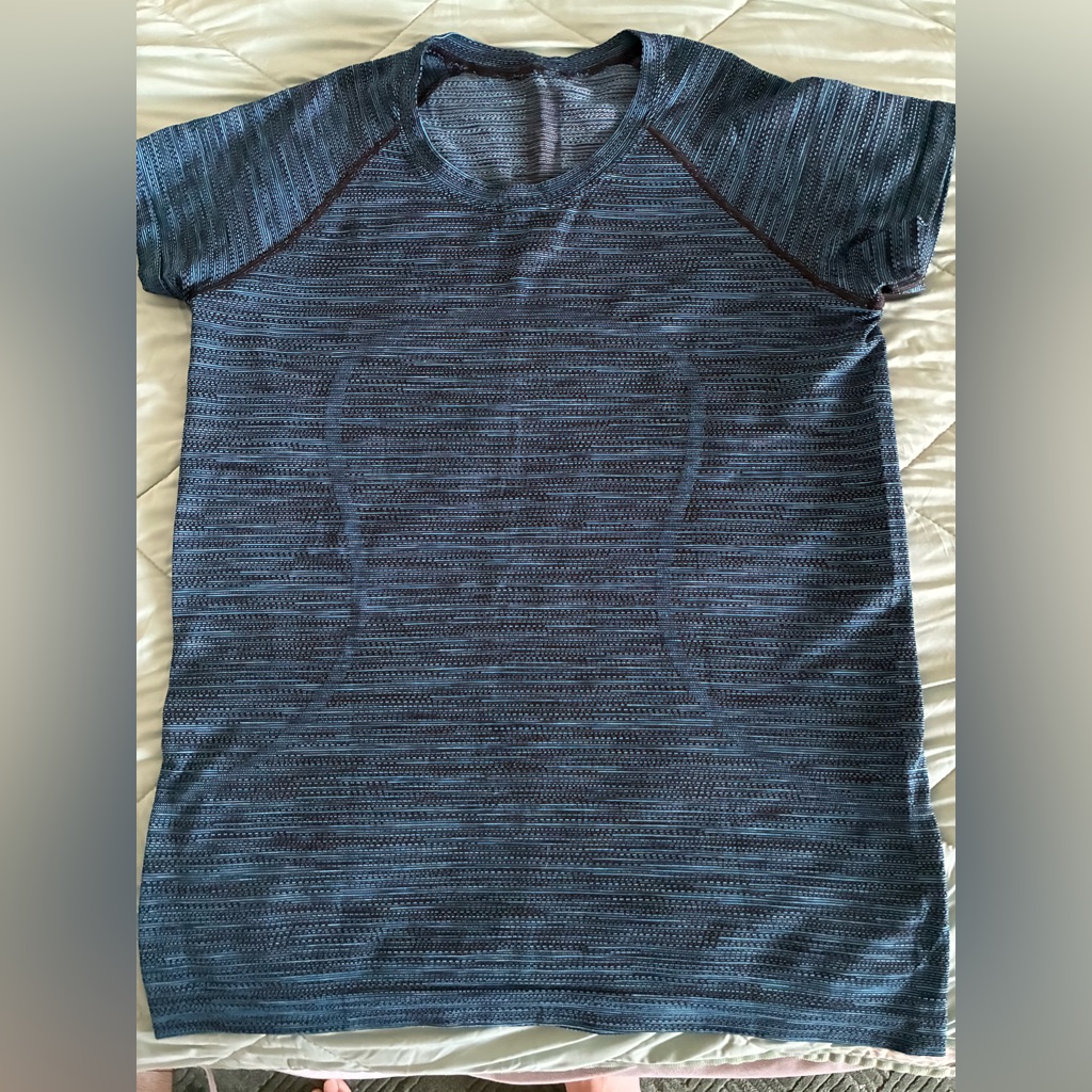 Lululemon Blue/Black Women’s Top